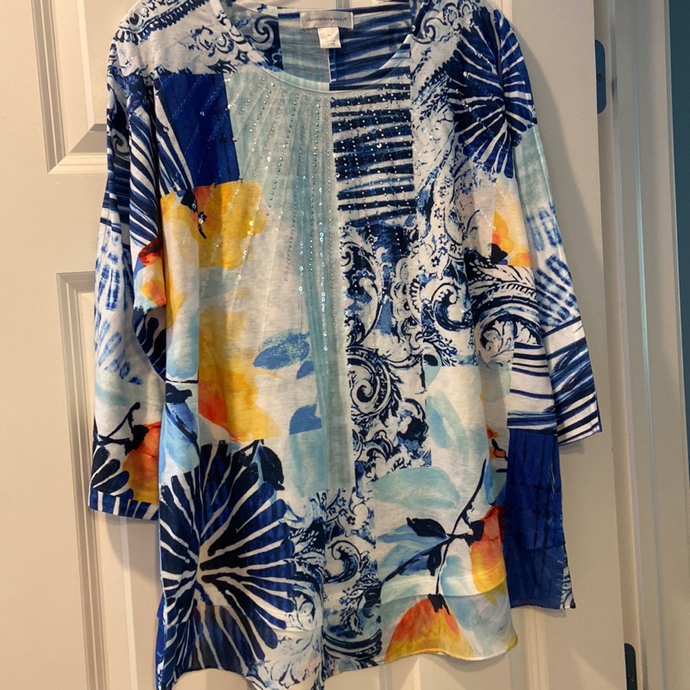 Bright beautiful top,  great for any occasion